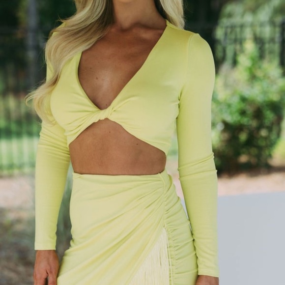 Shop These Three Set - Picture 2 of 6